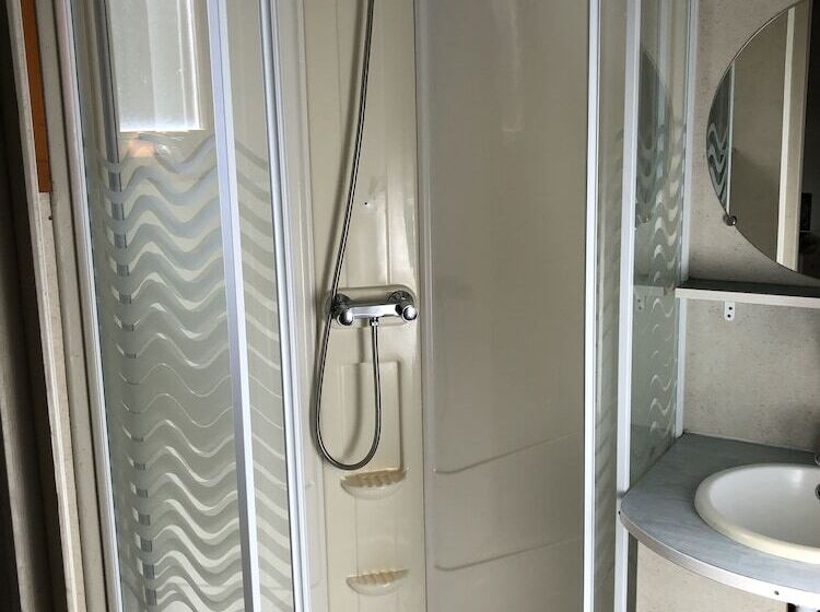 هتل Camping Pico De La Miel