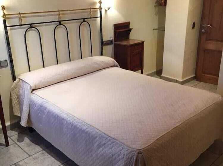 בית מלון כפרי H Rural Casa Anna