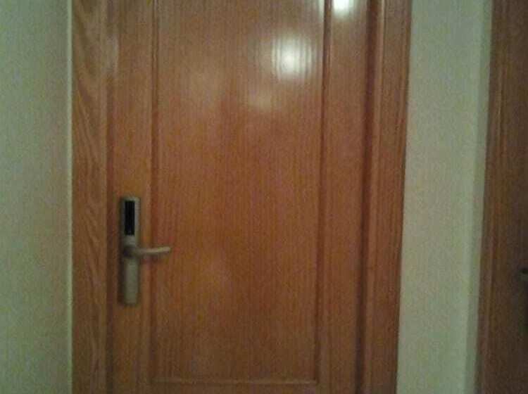 Отель Hostal Arneva Orihuela