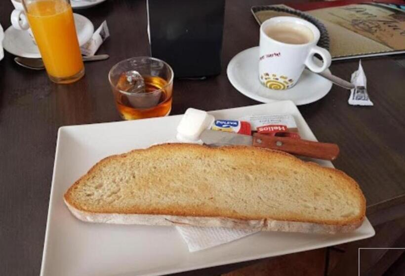 Отель Restaurante Dama De Baza