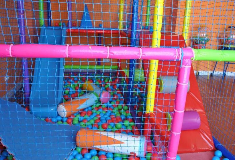 Отель Restaurante Dama De Baza