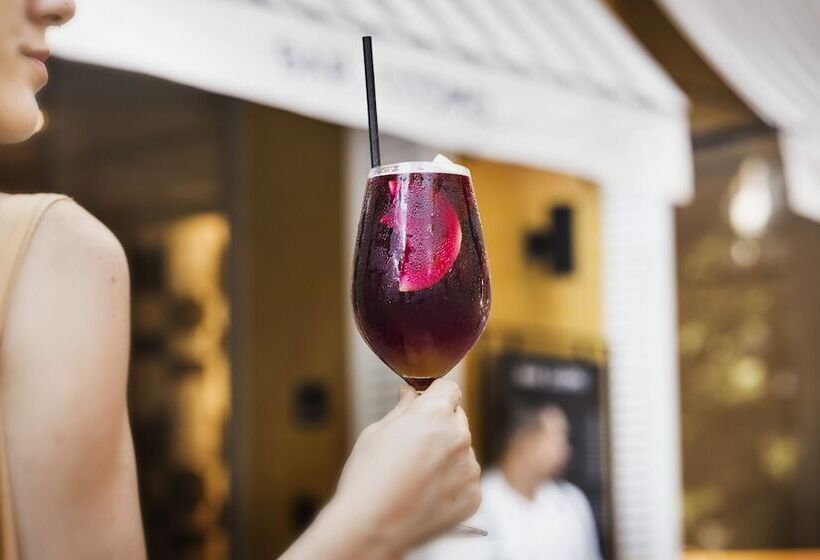 فندق Room Mate Cosmo - City Centre, Valencia