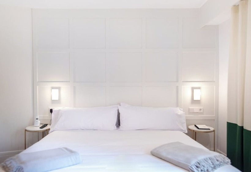 فندق Room Mate Cosmo - City Centre, Valencia