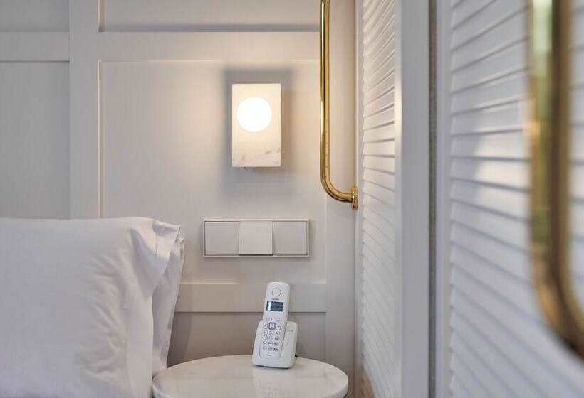 فندق Room Mate Cosmo - City Centre, Valencia