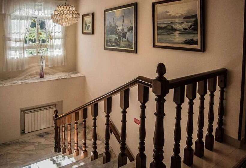 هتل Santo Apóstolo