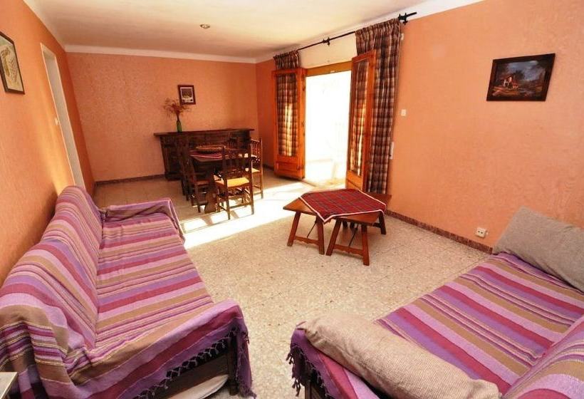 La Solana Apartments