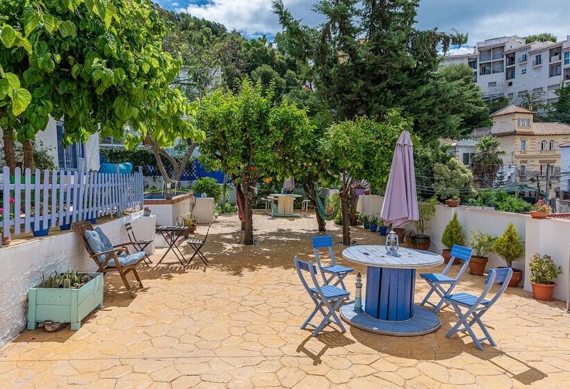 پانسیون Blue Castle Guesthouse