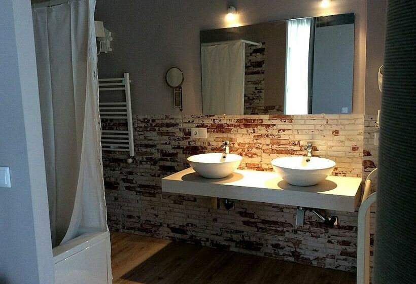 بنسيون Finca La Favorita