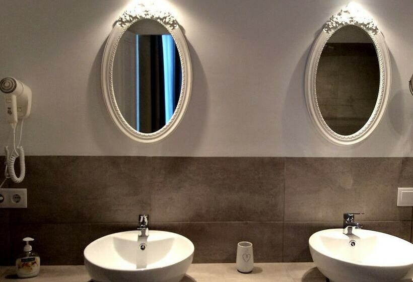 بنسيون Finca La Favorita