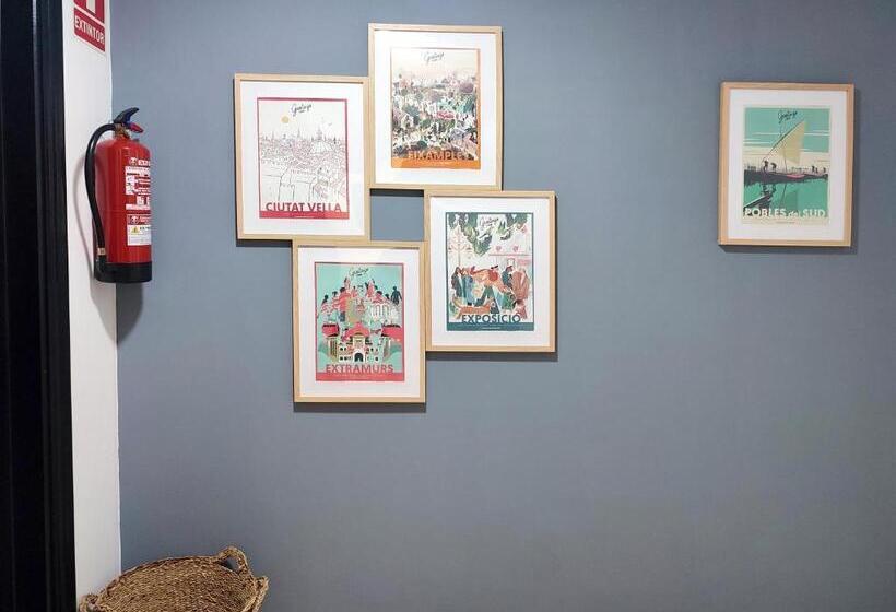 بنسيون Flats Friends Plaza De La Reina