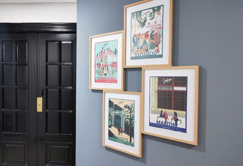 Пансион Flats Friends Plaza De La Reina