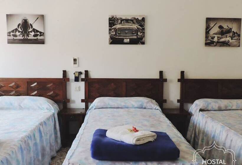 بنسيون Hostal Monreal