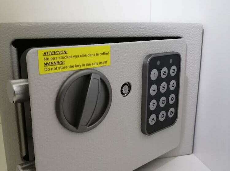 Residencia Las Claras Del Mar Menor  Hostel