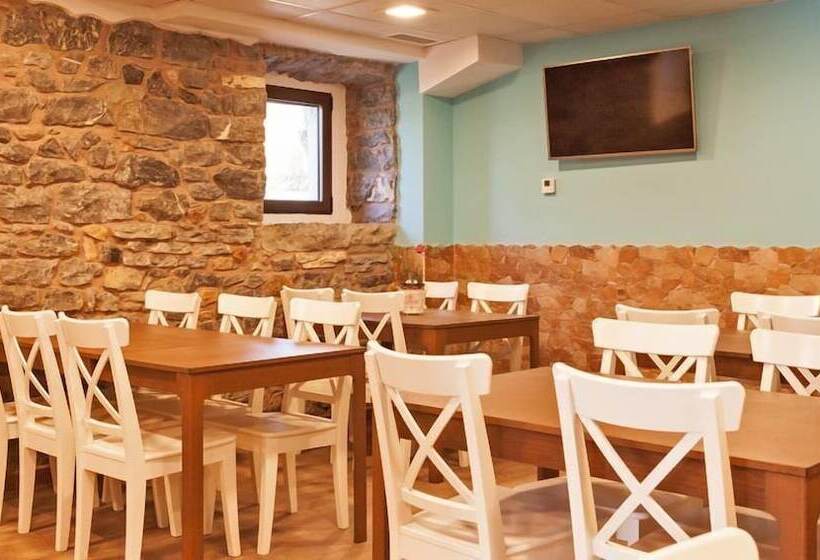 Villa Palatina Superior Hostel