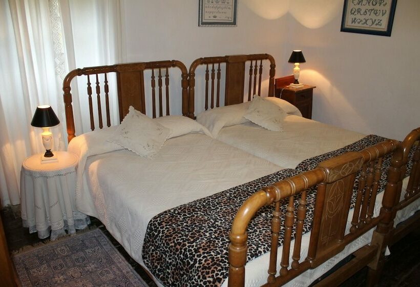فندق صغير Casona De Treviño
