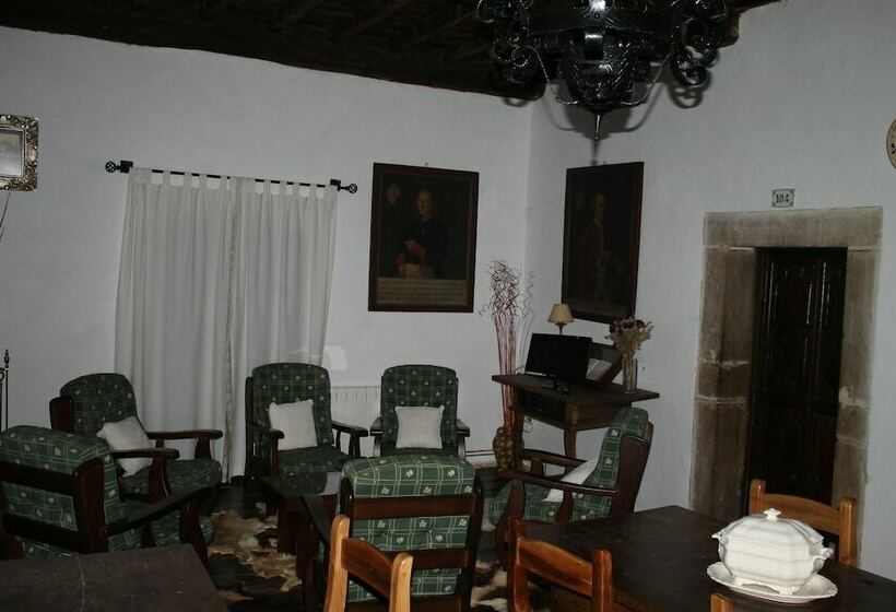 فندق صغير Casona De Treviño