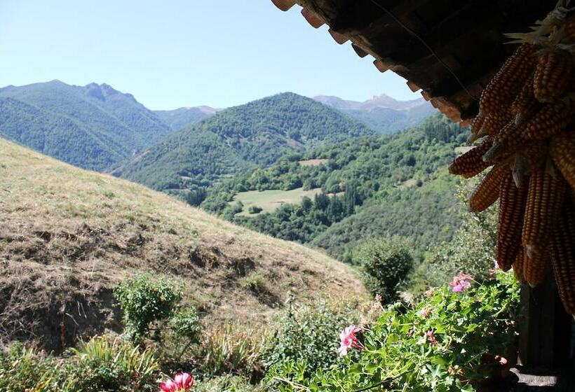 فندق صغير Casona De Treviño