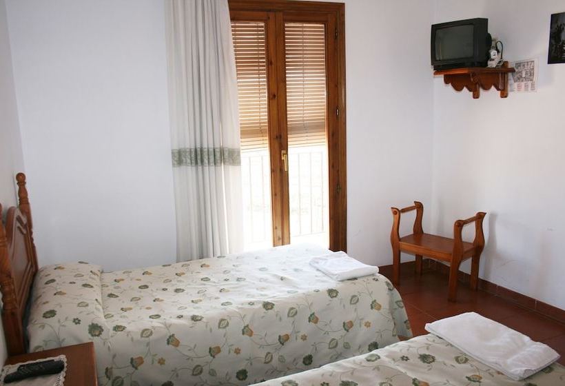 הוסטל Hostal Entreportales