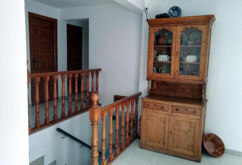 ユースホステル Hostal Meson La Cadena