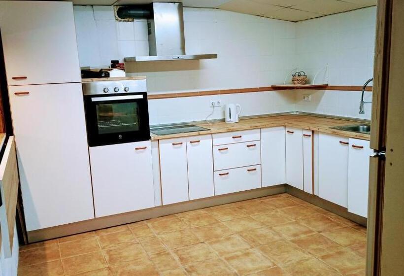 הוסטל La Casona De Sarria