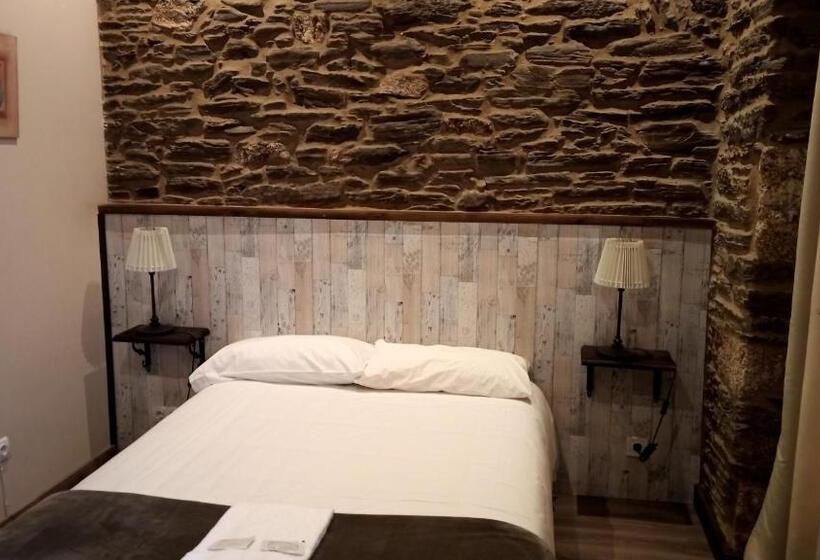 הוסטל La Casona De Sarria