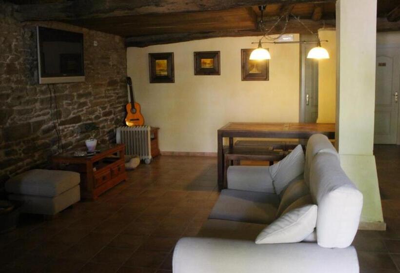 הוסטל La Casona De Sarria