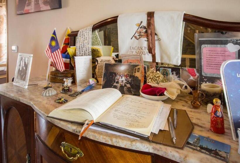 הוסטל La Casona De Sarria