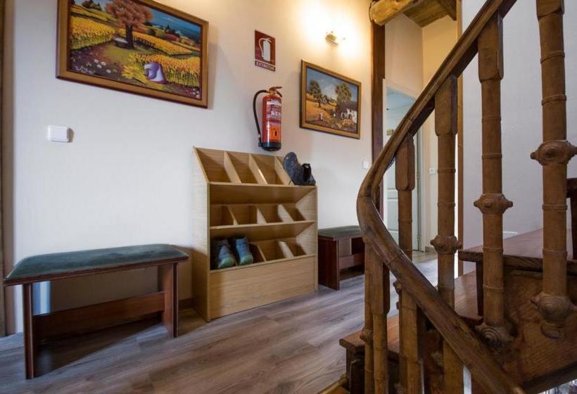 הוסטל La Casona De Sarria