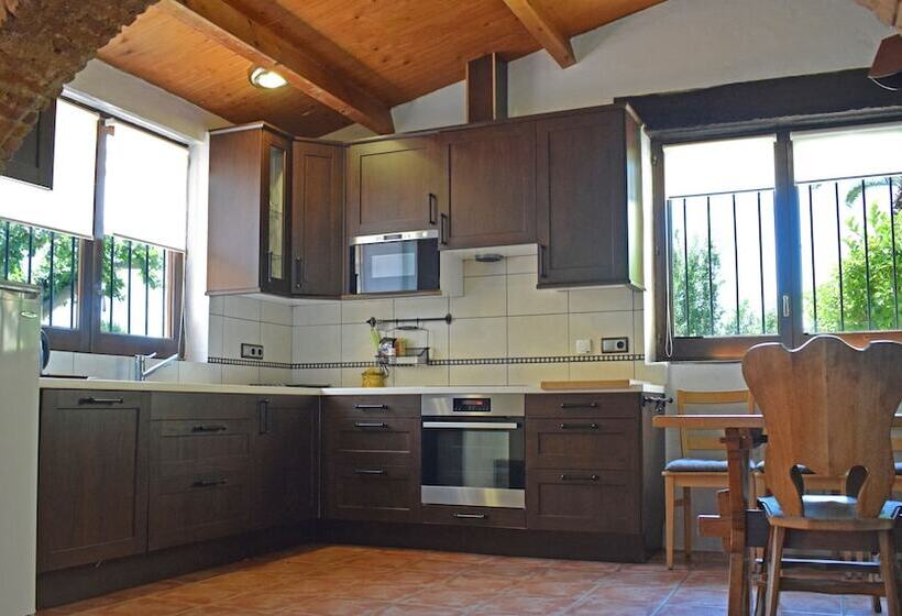 تختخواب و صبحانه Masia Ca La Caputxeta & Golf