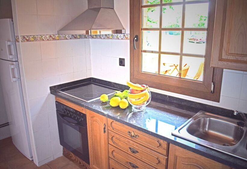 تختخواب و صبحانه Masia Ca La Caputxeta & Golf