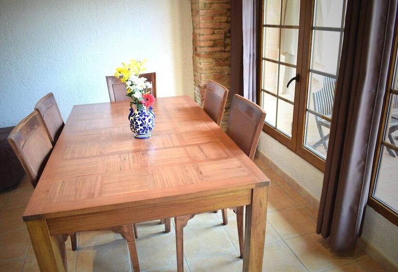 تختخواب و صبحانه Masia Ca La Caputxeta & Golf