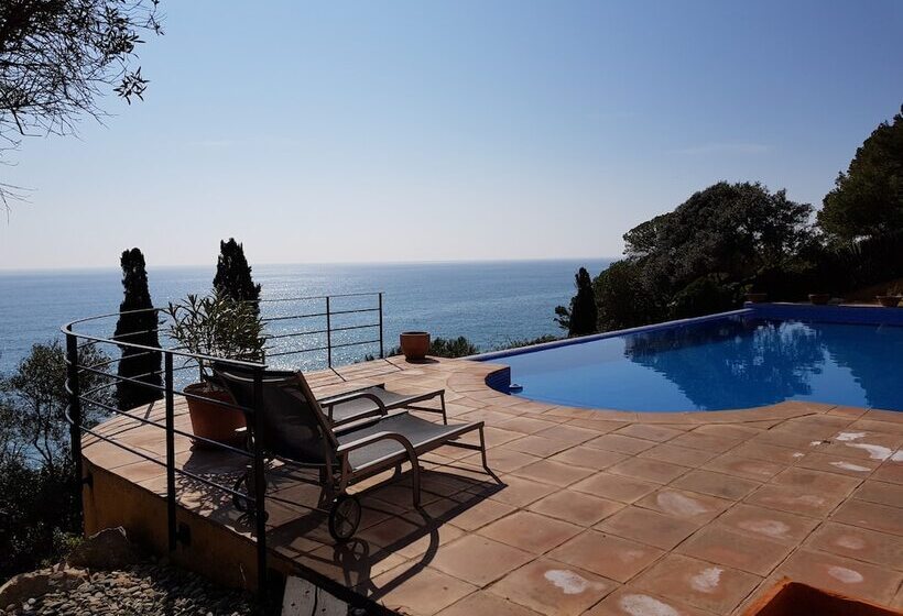 민박 Villa Tamarit Guest House