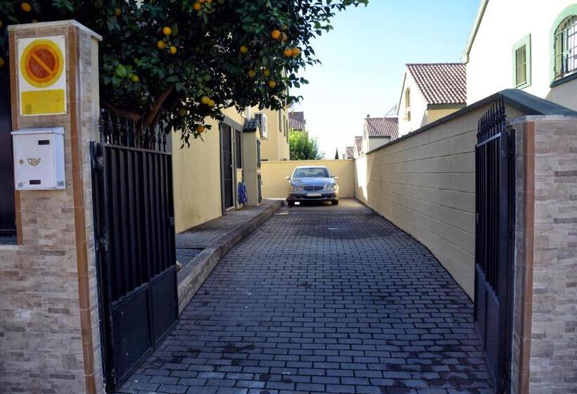 Wonderstays Chalet El Naranjo