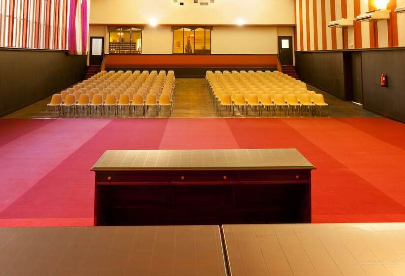 Хостел Lantana Garden