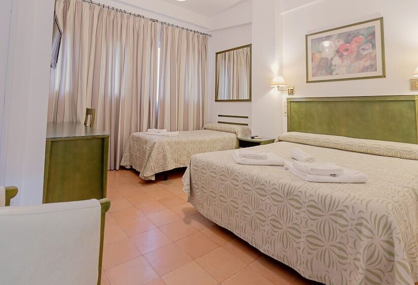 Хостел Lantana Garden