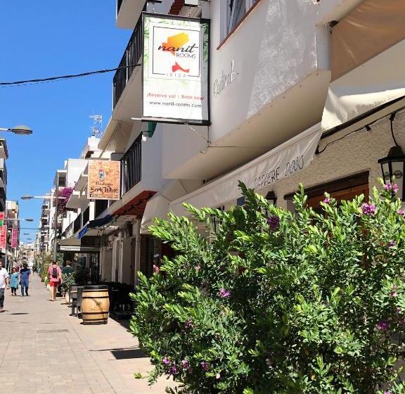 Nanit Rooms Ibiza Hostal