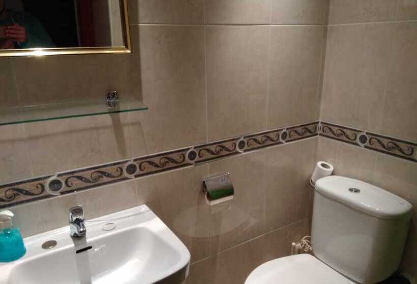 فندق فئة نجمة واحدة Pension Martinez