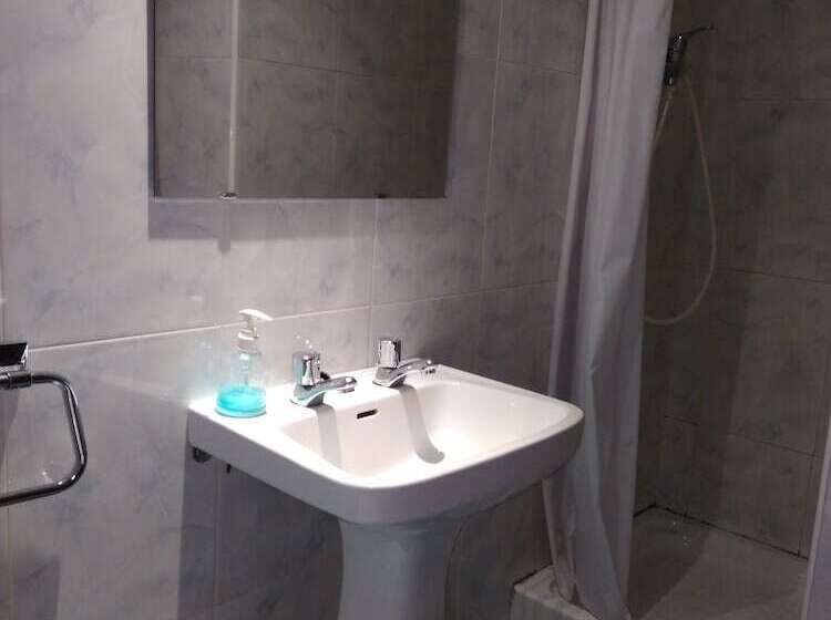 فندق فئة نجمة واحدة Pension Martinez