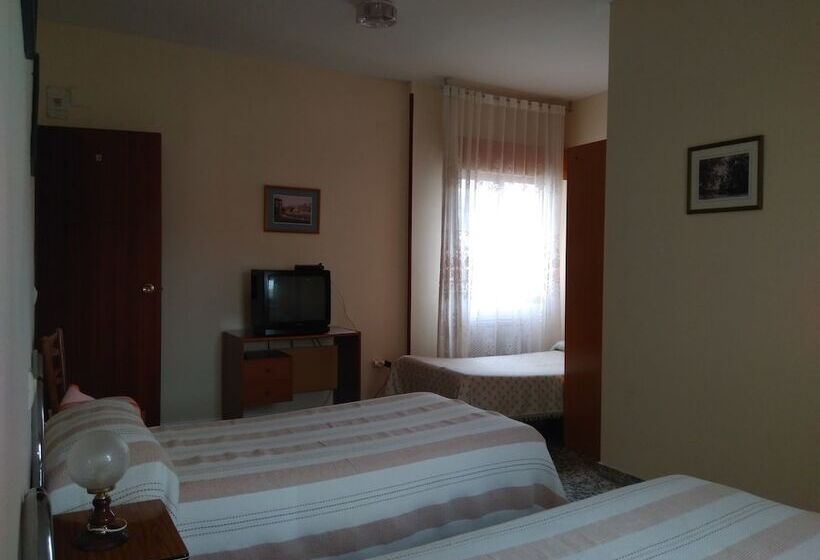 فندق فئة نجمة واحدة Pension Martinez