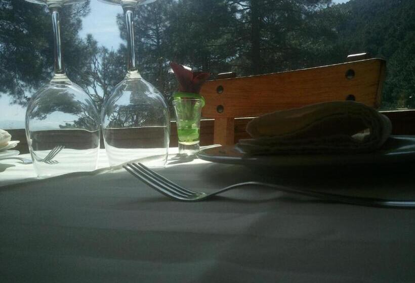 Hostal Restaurante Fogón De Gredos