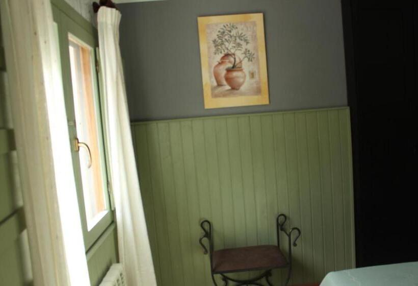 Hostal Restaurante Fogón De Gredos