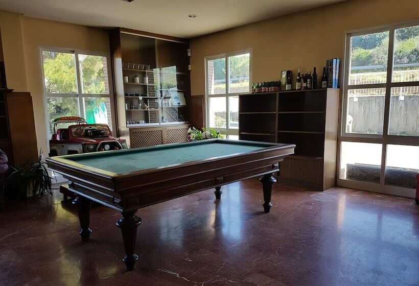 Hostal Restaurante La Charola