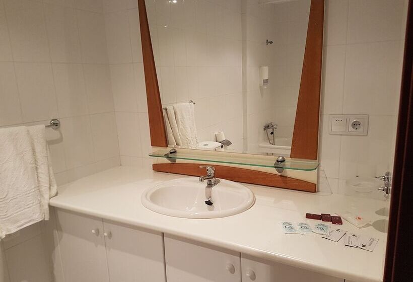 Hostal Restaurante La Charola