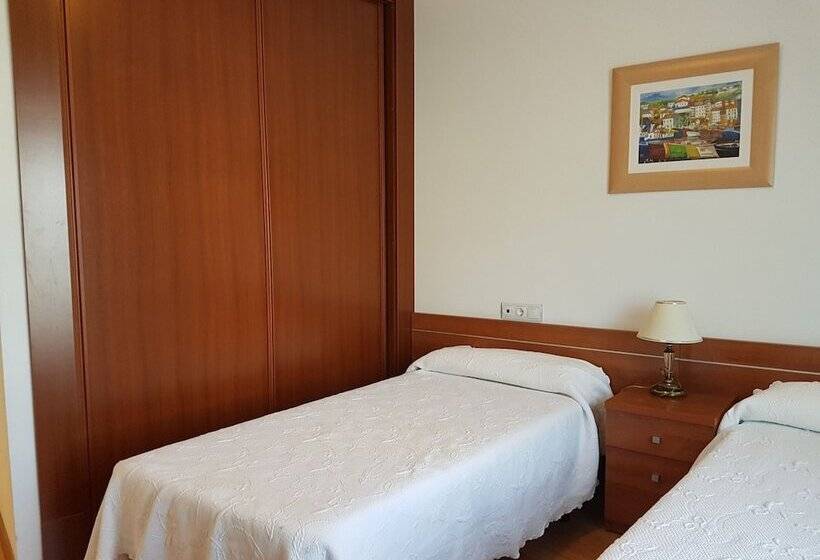 Hostal Restaurante La Charola