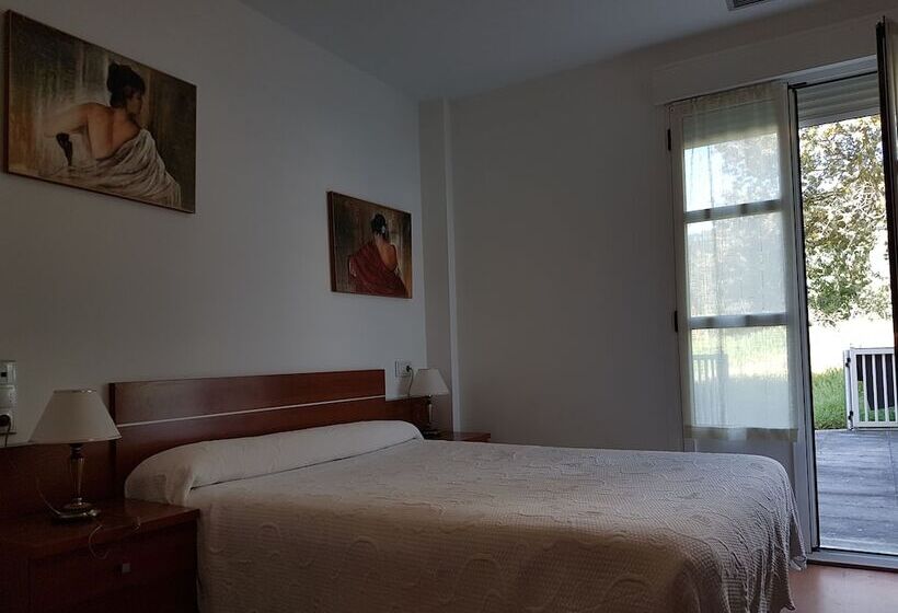 Hostal Restaurante La Charola