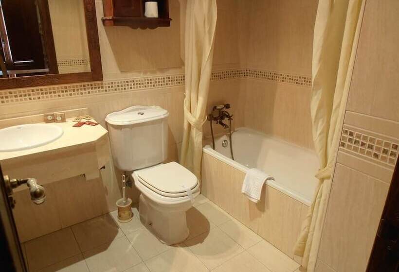Hostal Virgen De La Encina