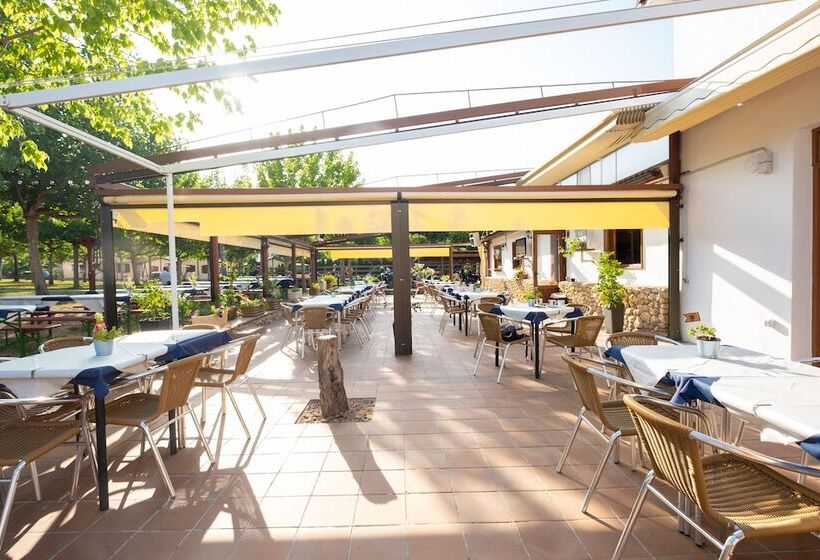 فندق Camping Bungalow Parque Isábena