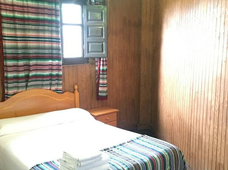 هتل Camping El Balcón De Pitres