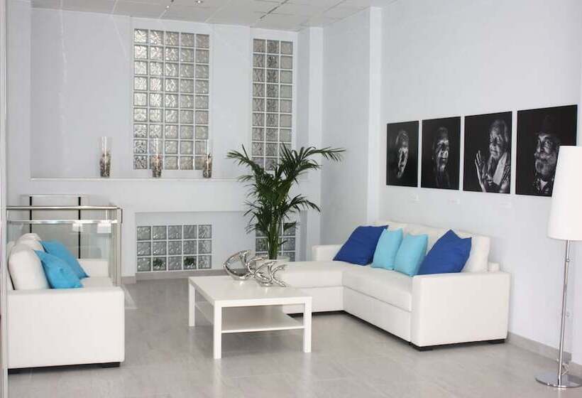 ホテル Hostal Cervantes Playa