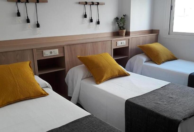 ホテル Hostal Cervantes Playa